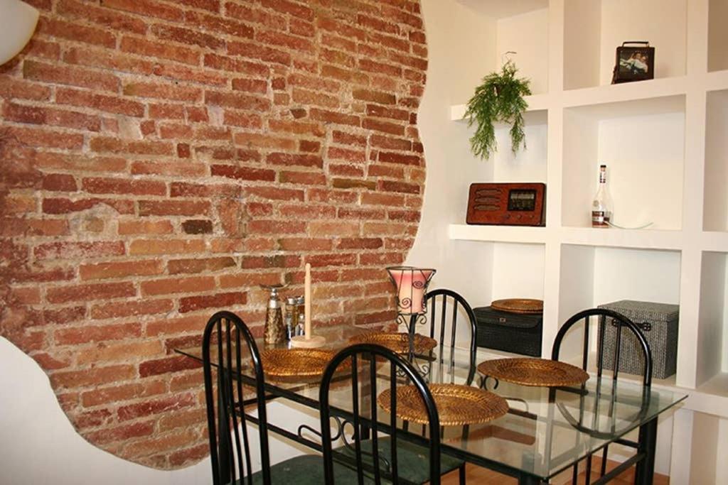 Rustic 2 Bedroom Apartment Poble Sec Barcellona Esterno foto